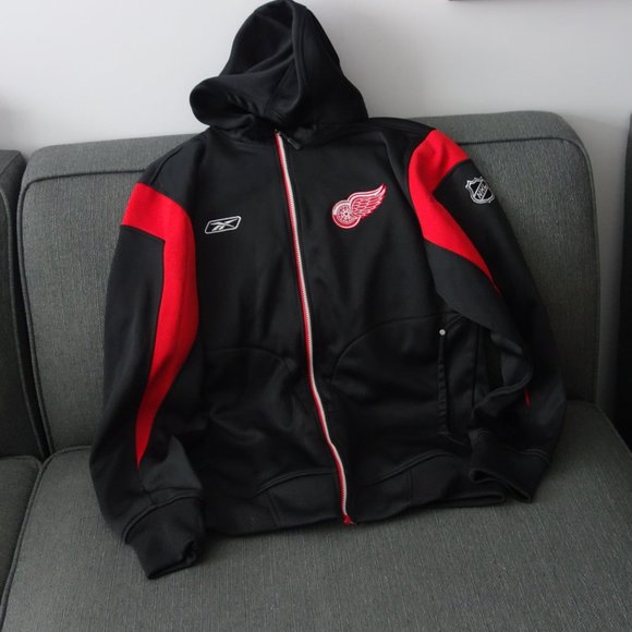 Detroit Red Wings CCM RBK Center Ice Collection Authentic Apparel Hoodie Size M - Picture 1 of 16